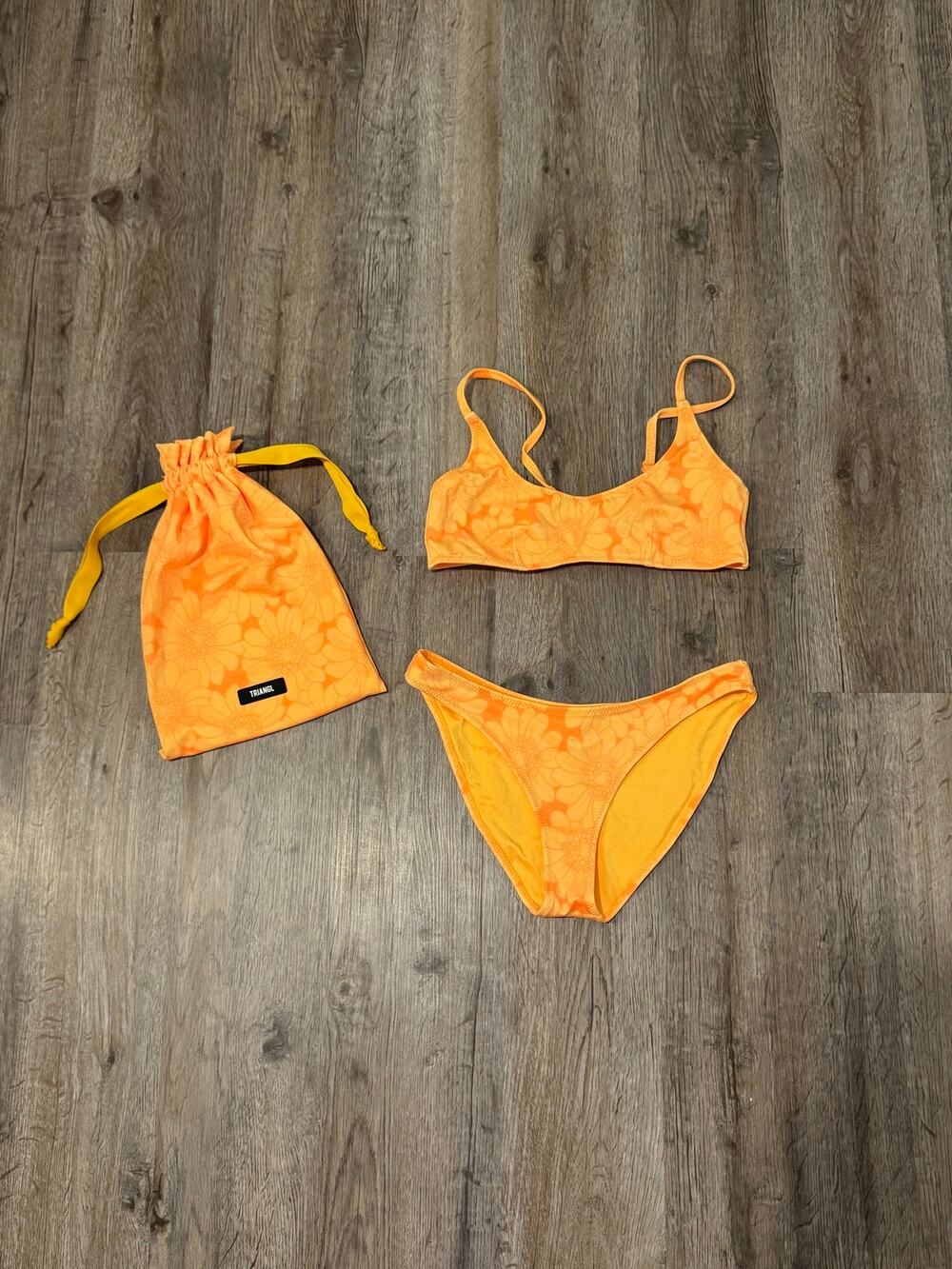 Traingl Swimwear Women’s Bikini Set Size Small
